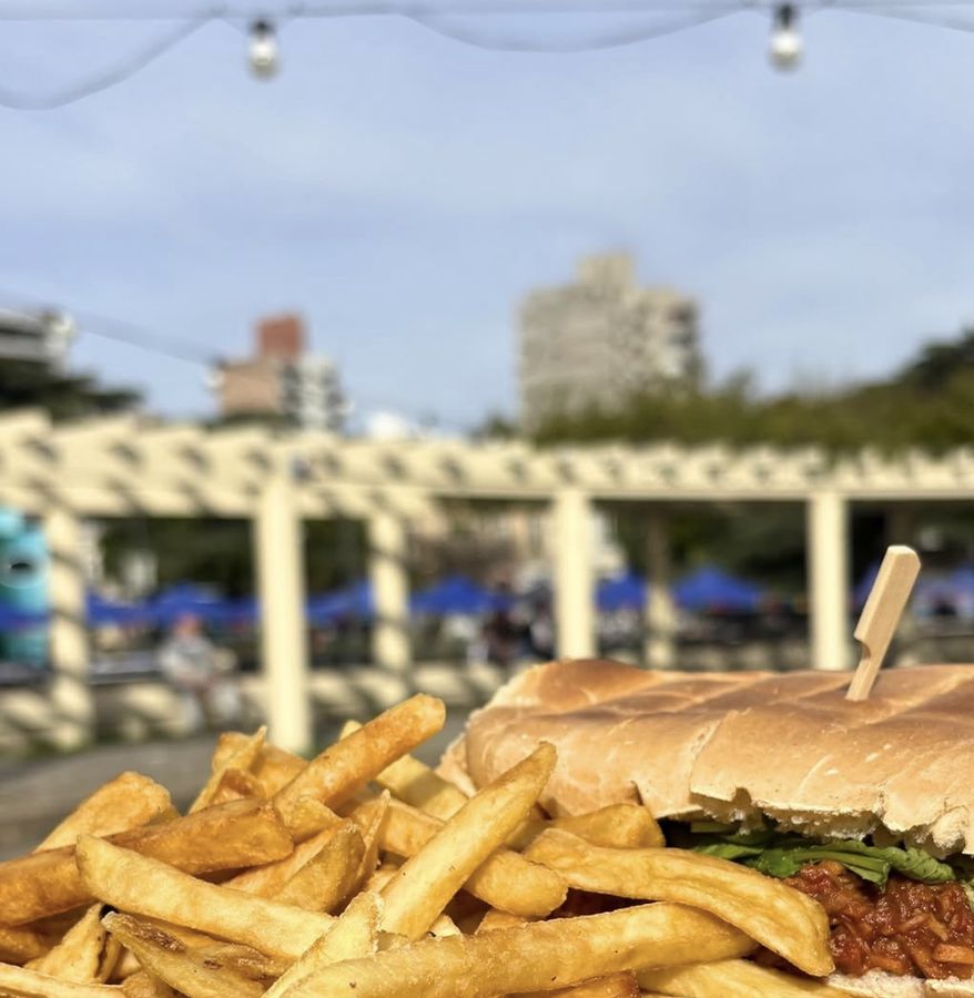 Sándwich Nebbia con papas al aire libre